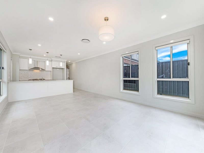 26 Sister Haultain, Bardia NSW 2565-2