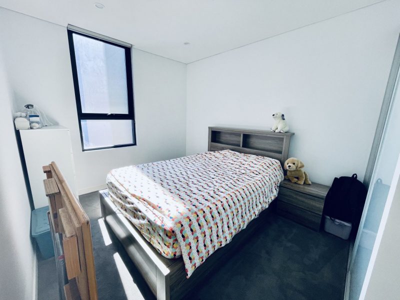 90-9-13 Goulburn St Warwick Farm-8